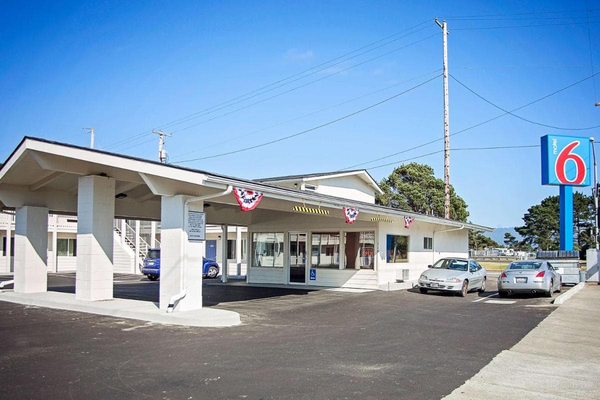Motel 6-Crescent City, CA featured exterior or lobby in Crescent City, CA — similar hotel