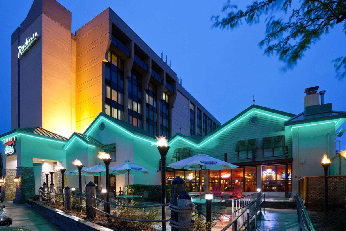 Radisson Hotel Milwaukee West — hotel in Wauwatosa, Wisconsin