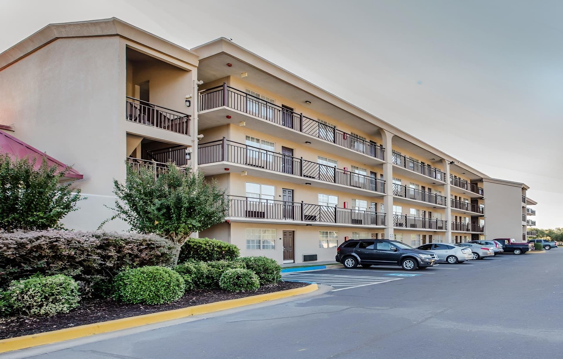 Clarion Suites Augusta featured exterior or lobby in Null_ufi, GA — similar hotel