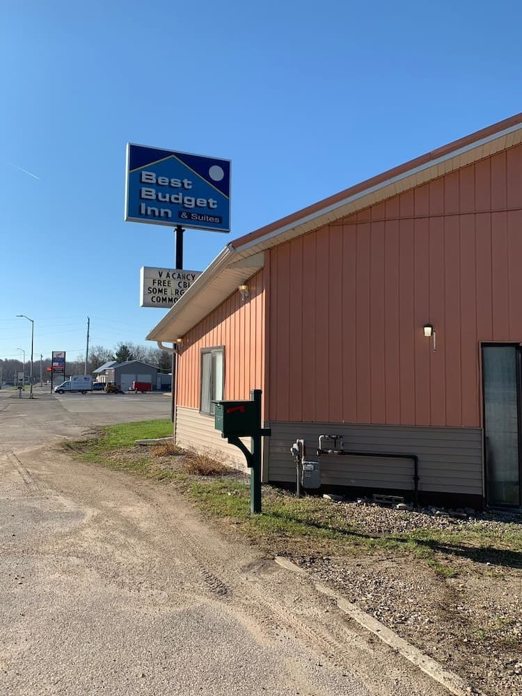 Best budget inn — hotel in Charles City, Iowa