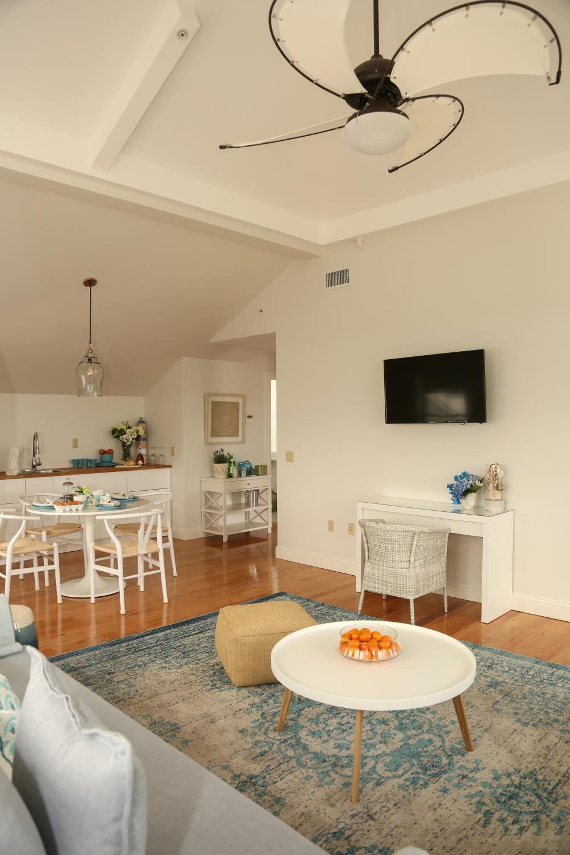 The Sea Breeze Inn gallery photo in Middletown, RI — image 16