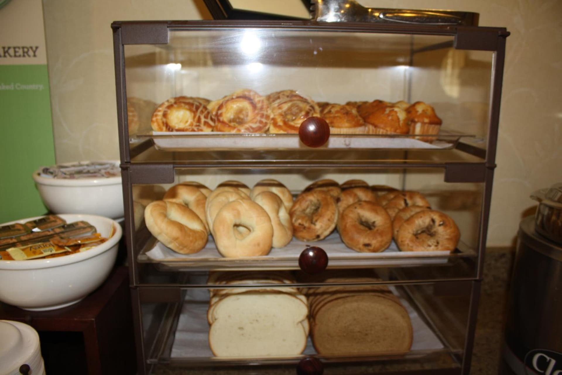 Country Inn & Suites by Radisson, Asheville - Outlet Mall gallery photo in Asheville, NC — image 6