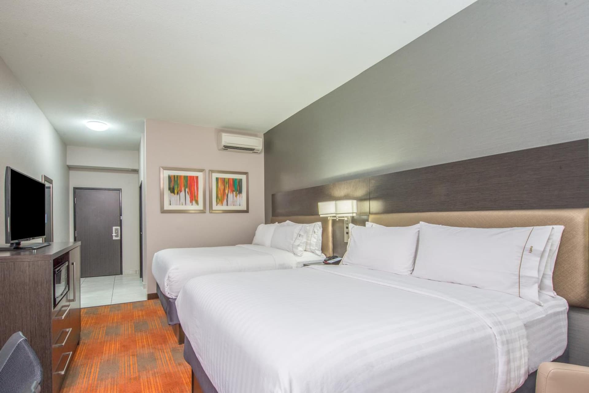 Holiday Inn Express & Suites Shawnee - Kansas City West by IHG property views in Shawnee, KS — gallery photo 3