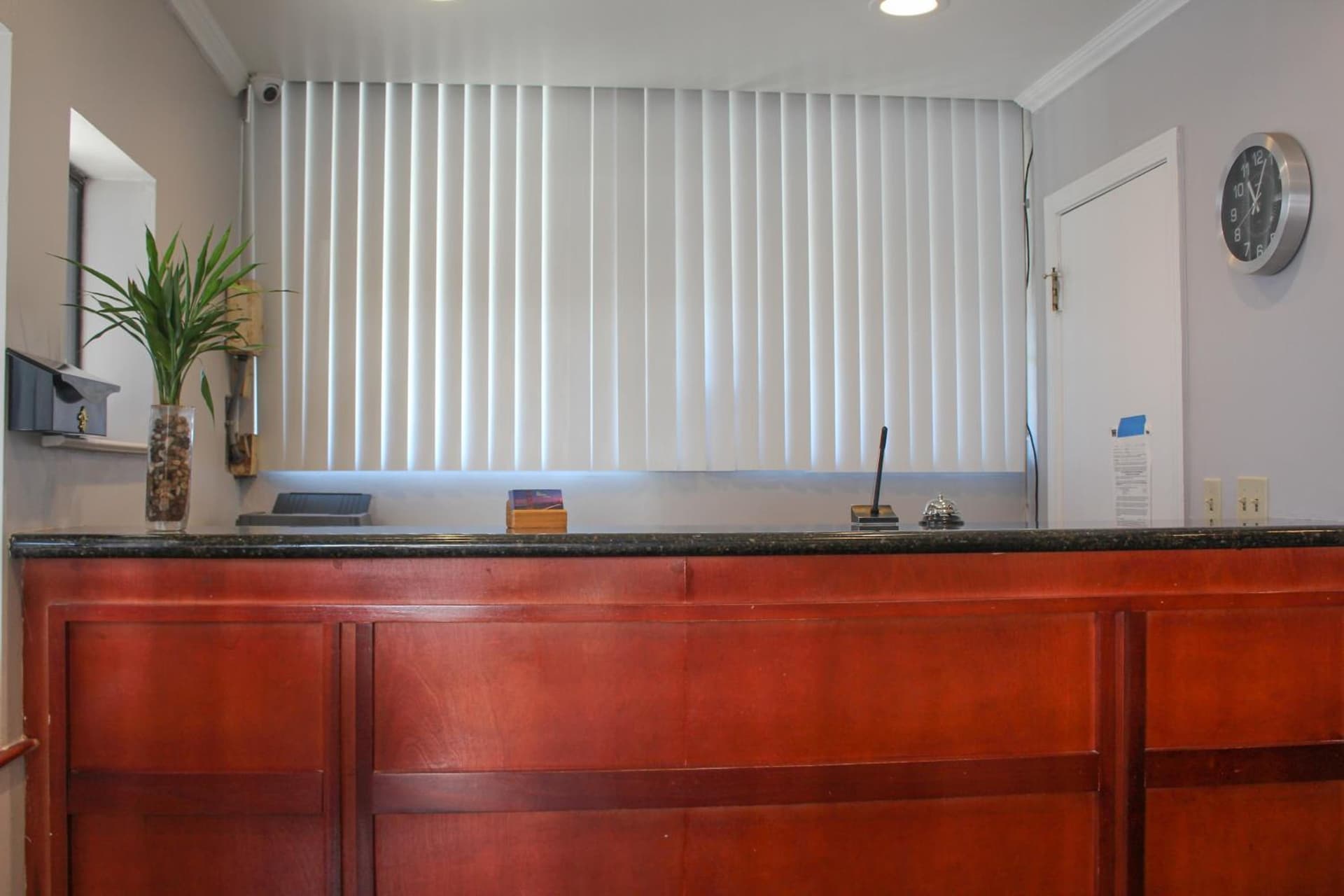 Bay Bridge Inn San Francisco interior in San Francisco, CA — gallery photo 2