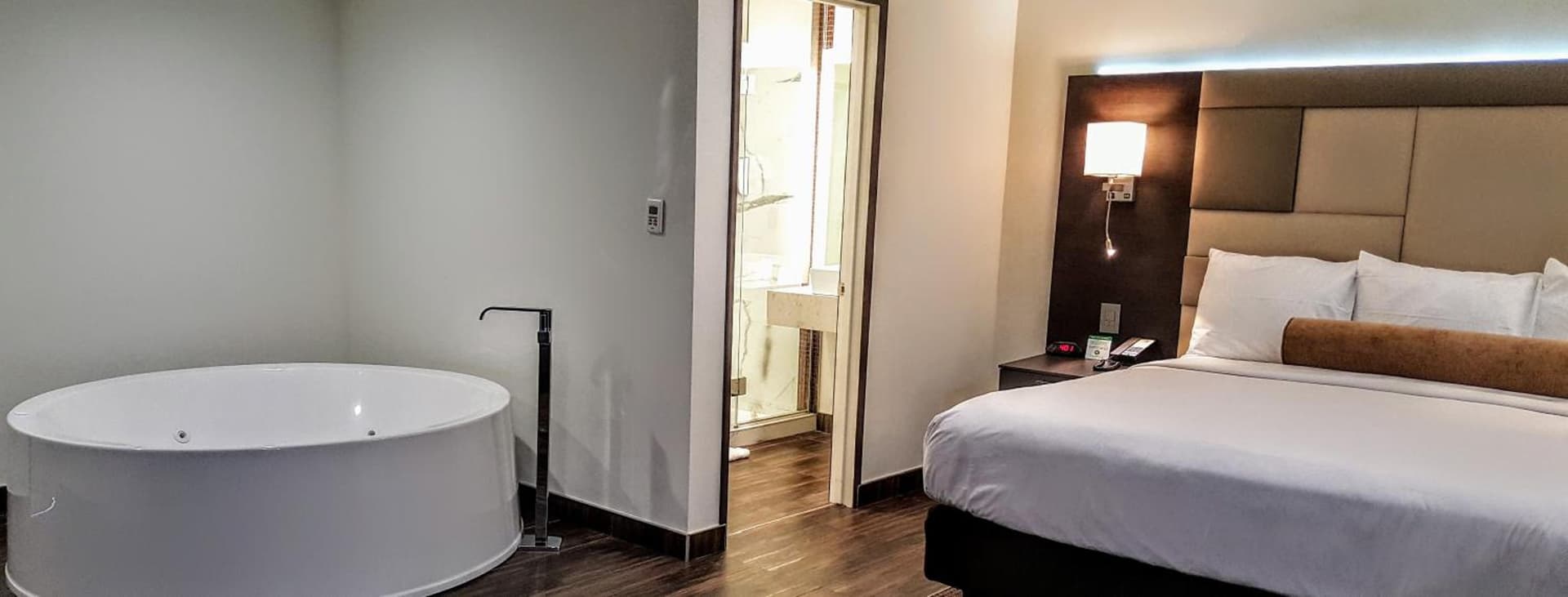 Hotel Xilo Glendale gallery photo in Glendale, CA — image 12