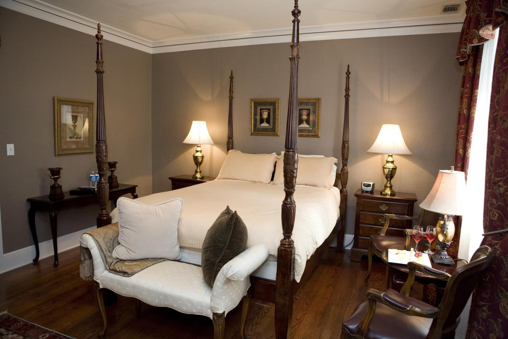The Belvedere Inn & Restaurant interior in Saugatuck, MI — gallery photo 2