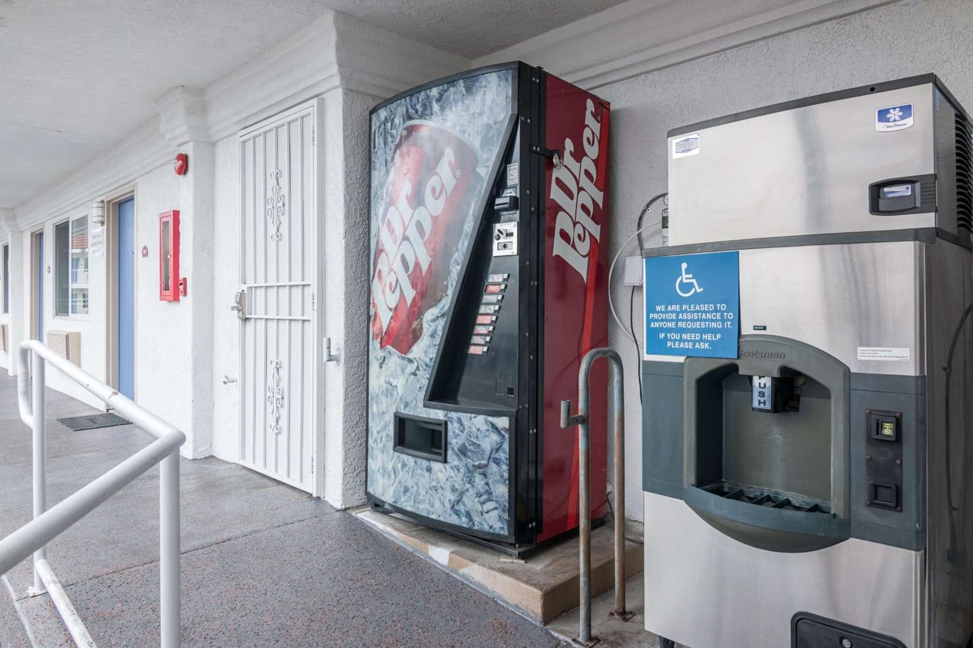Motel 6-Norwalk, CA interior in Norwalk, CA — gallery photo 2