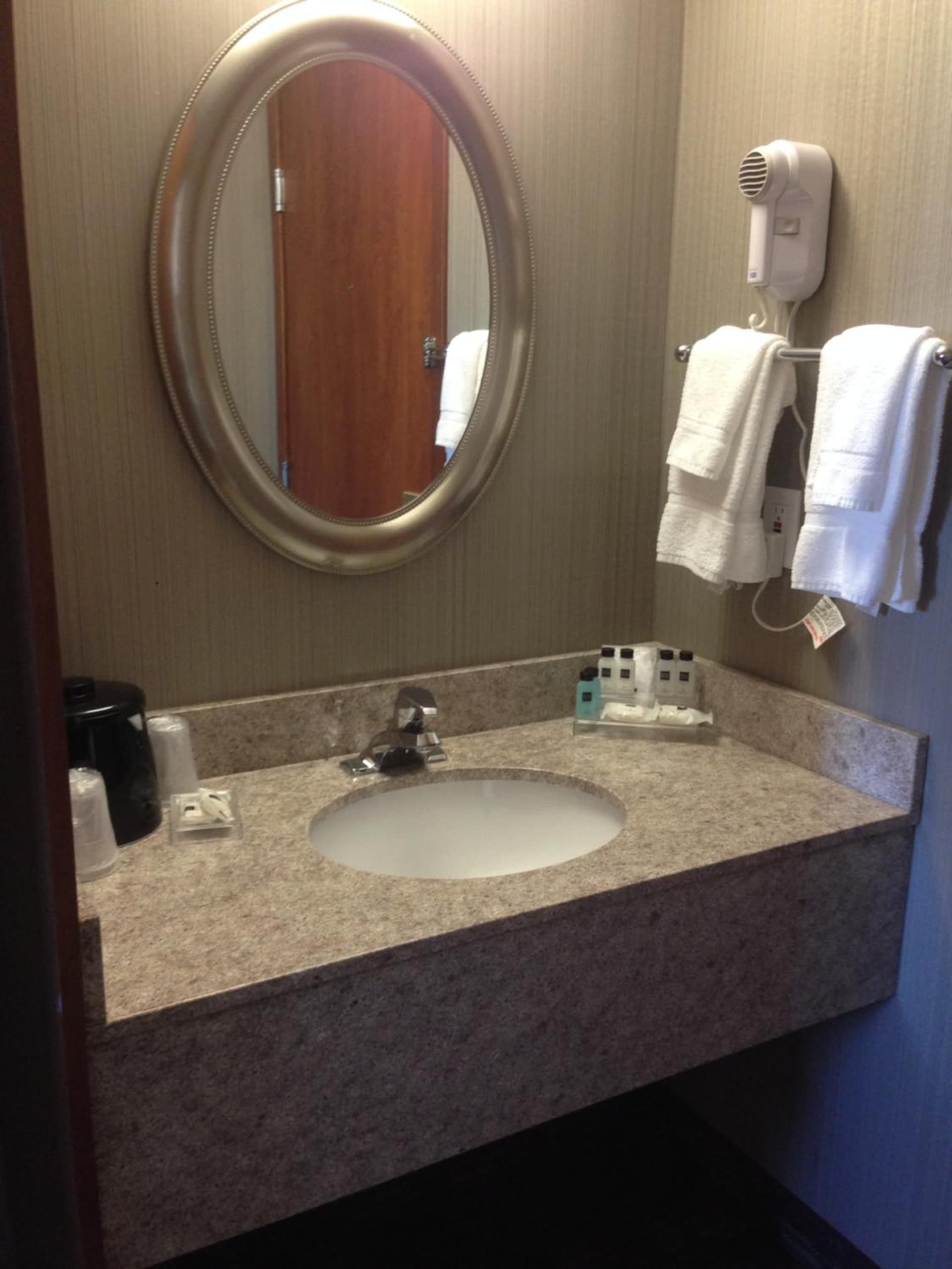 Country Inn & Suites by Radisson, Delta Park North Portland interior in Portland, OR — gallery photo 2