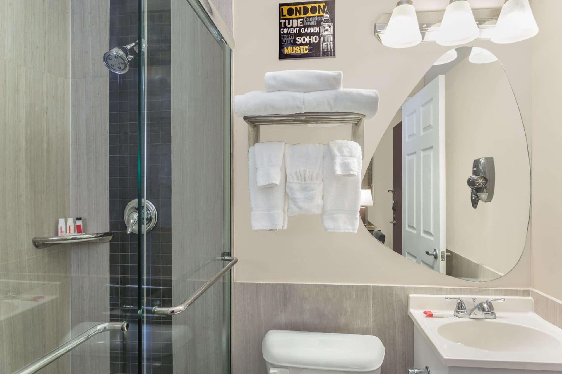 Ramada by Wyndham Miami Springs/Miami International Airport gallery photo in Miami, FL — image 30