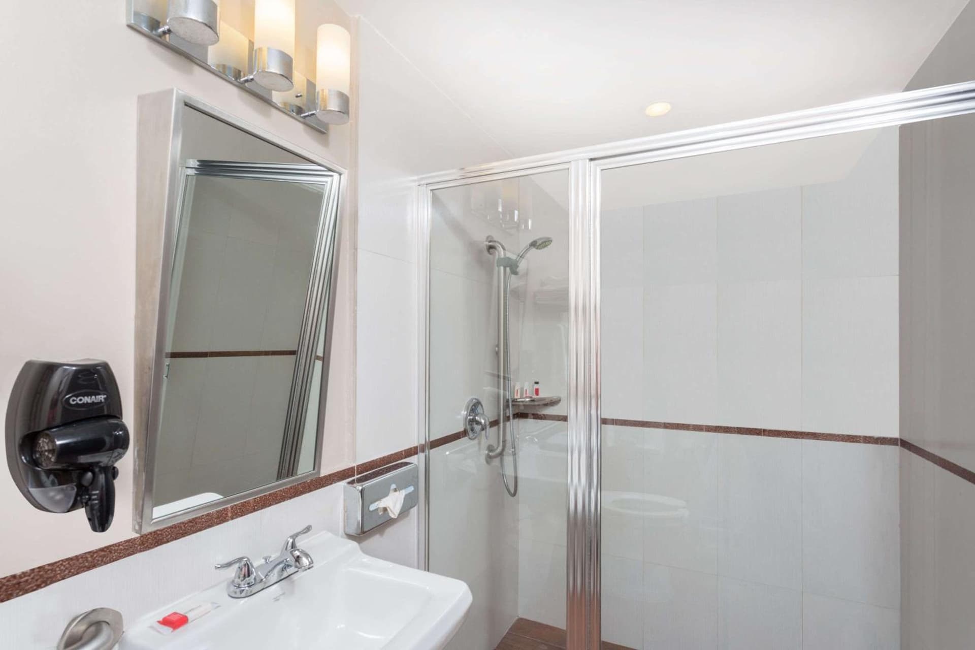 Ramada by Wyndham Miami Springs/Miami International Airport gallery photo in Miami, FL — image 53