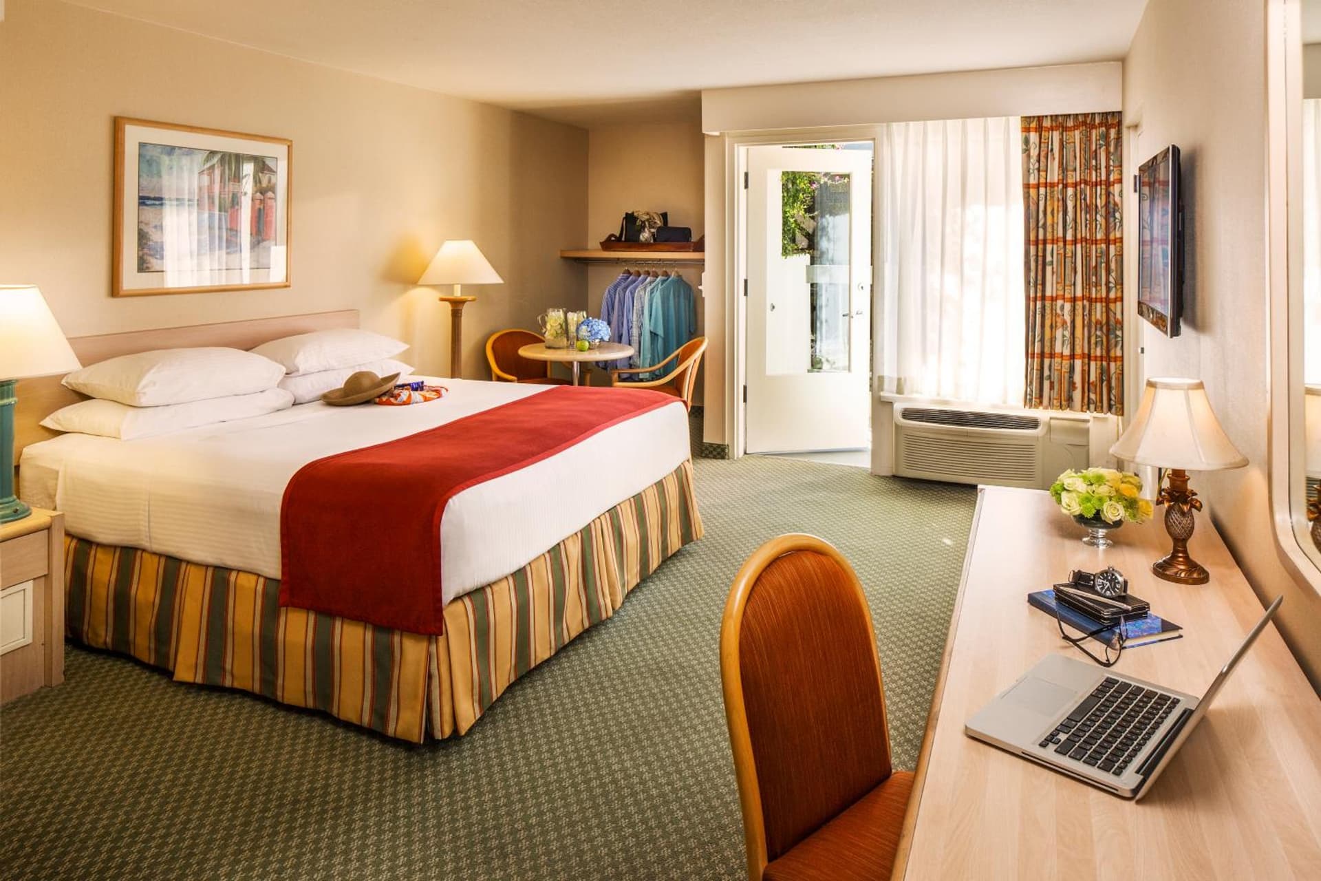 Howard Johnson by Wyndham Anaheim Hotel and Water Playground gallery photo in Anaheim, CA — image 71