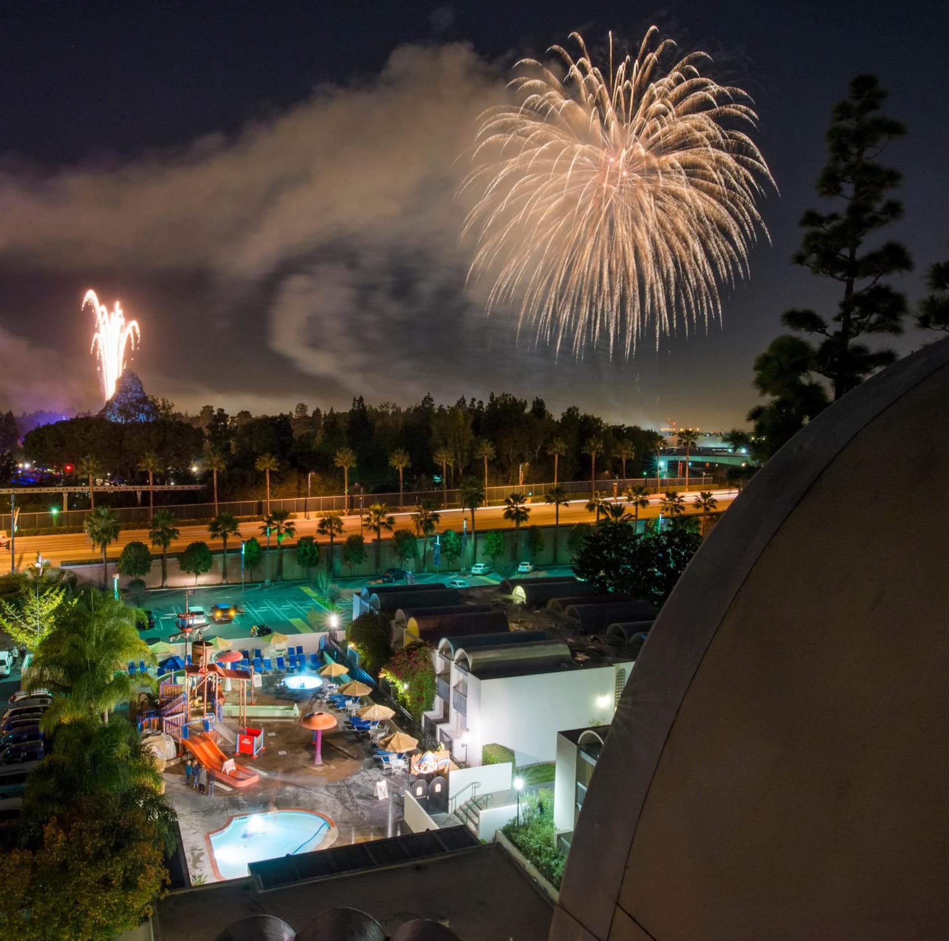 Howard Johnson by Wyndham Anaheim Hotel and Water Playground gallery photo in Anaheim, CA — image 55