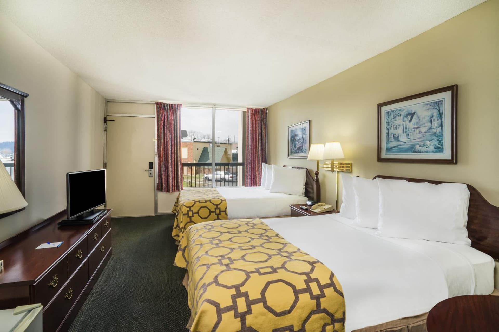 Baymont by Wyndham Johnson City gallery photo in Johnson City, TN — image 19
