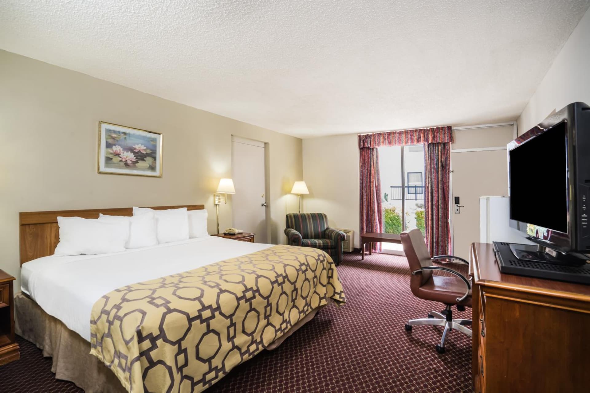 Baymont by Wyndham Johnson City gallery photo in Johnson City, TN — image 46