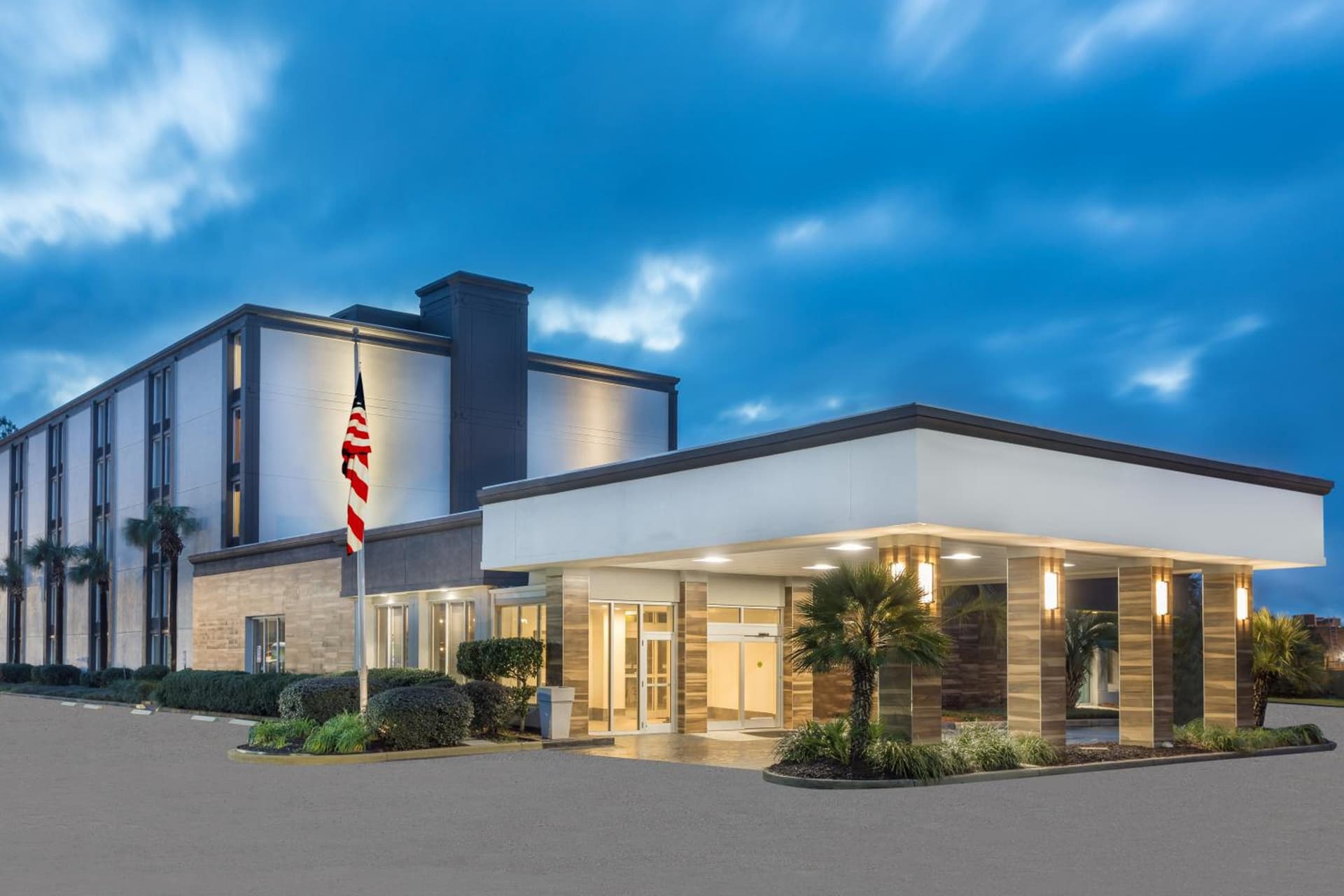Wyndham Garden Summerville interior in Summerville, SC — gallery photo 2
