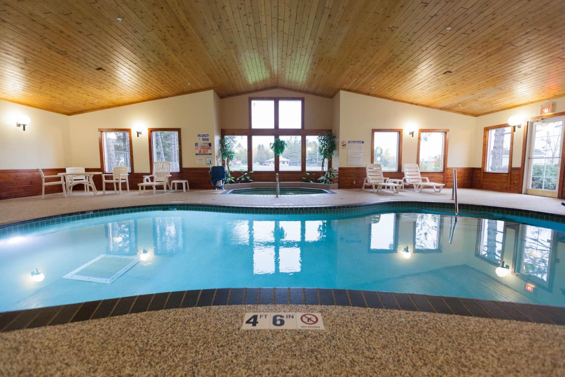 Country Inn Two Harbors interior in Two Harbors, MN — gallery photo 2