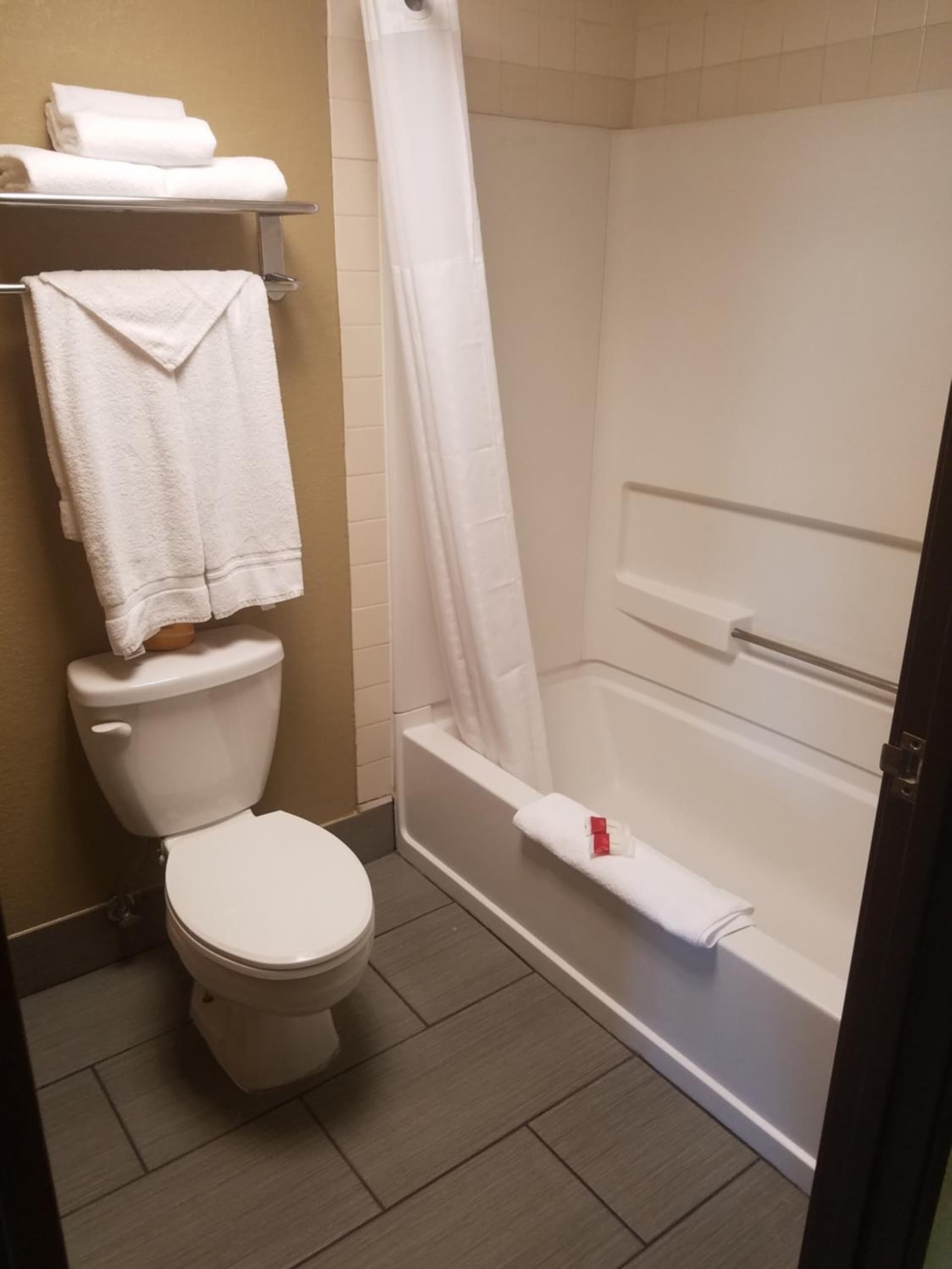 Woodland Inn and Suites Extended Stay gallery photo in Wichita, KS — image 9