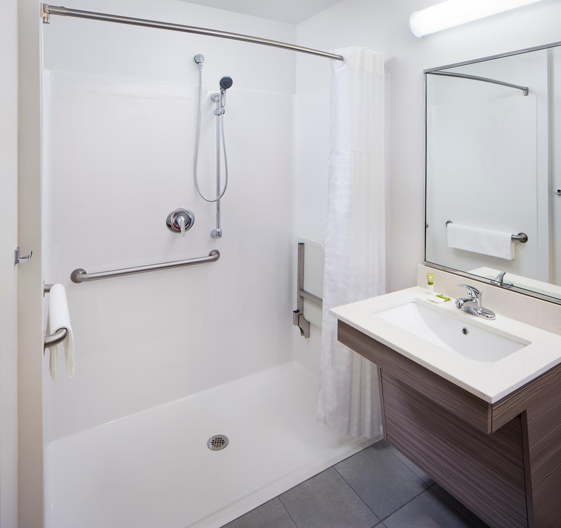 WoodSpring Suites Seattle Everett gallery photo in Everett, WA — image 9