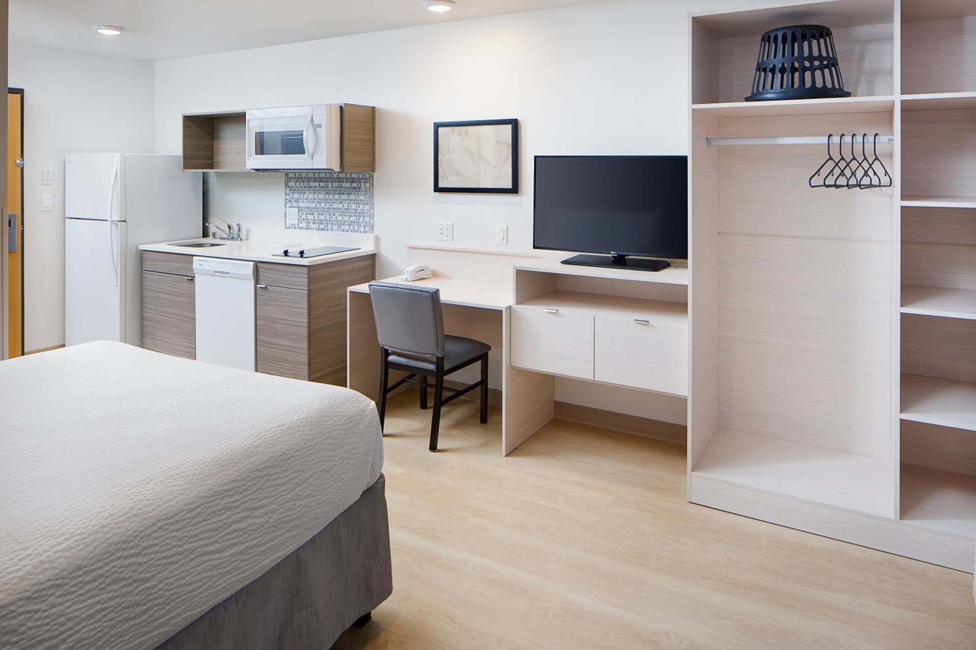 WoodSpring Suites Seattle Everett gallery photo in Everett, WA — image 17