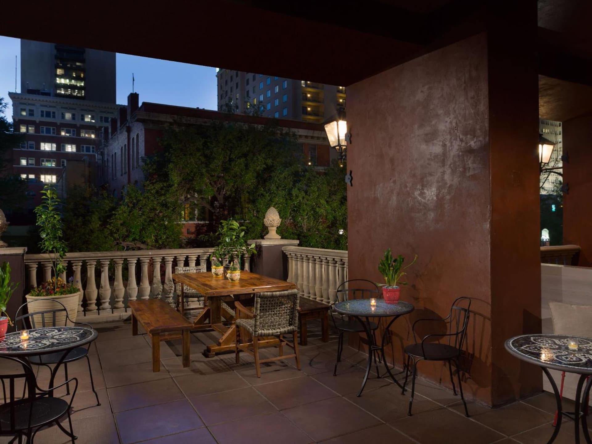 Hotel Valencia Riverwalk gallery photo in San Antonio, TX — image 26