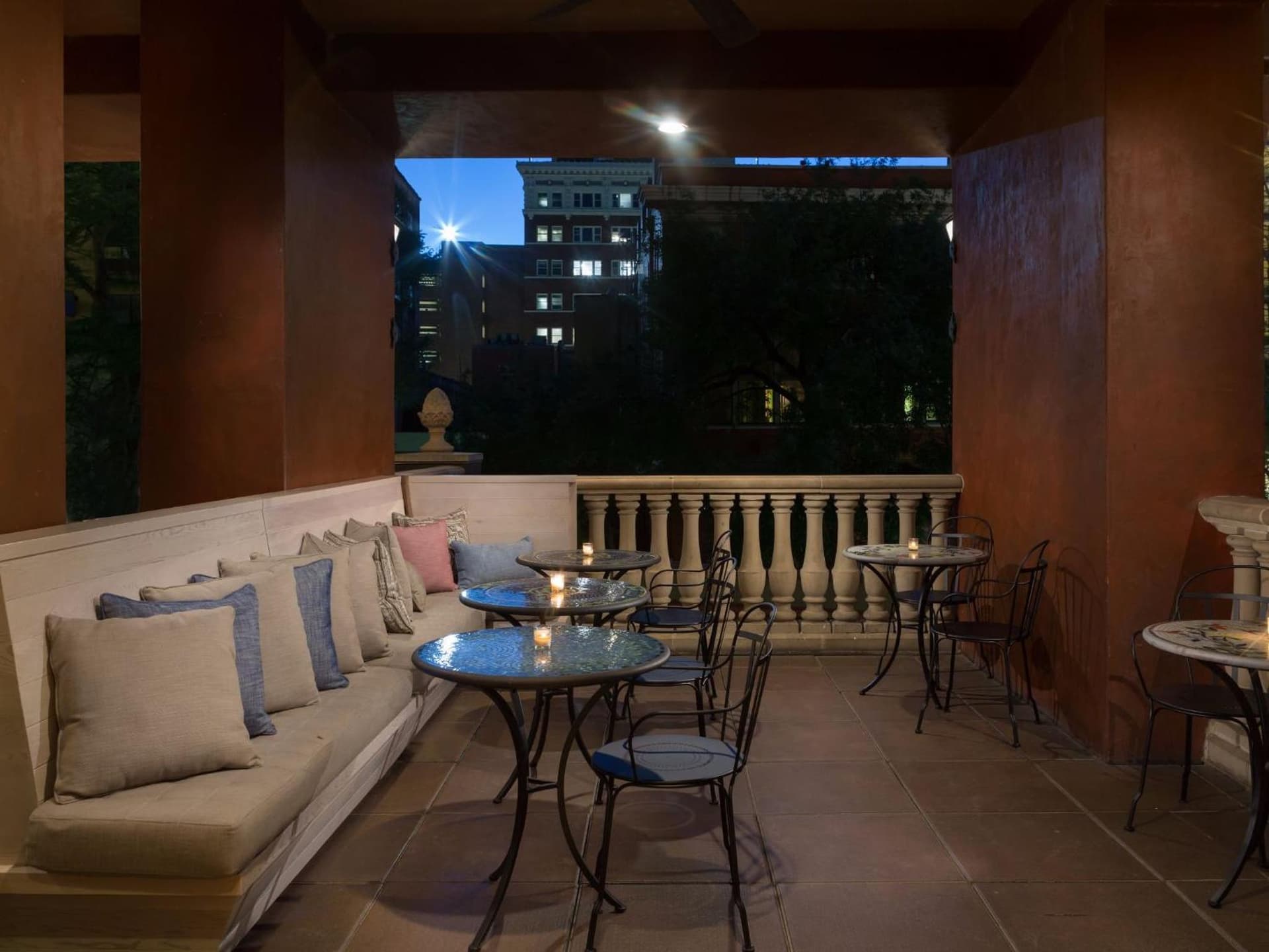 Hotel Valencia Riverwalk gallery photo in San Antonio, TX — image 4
