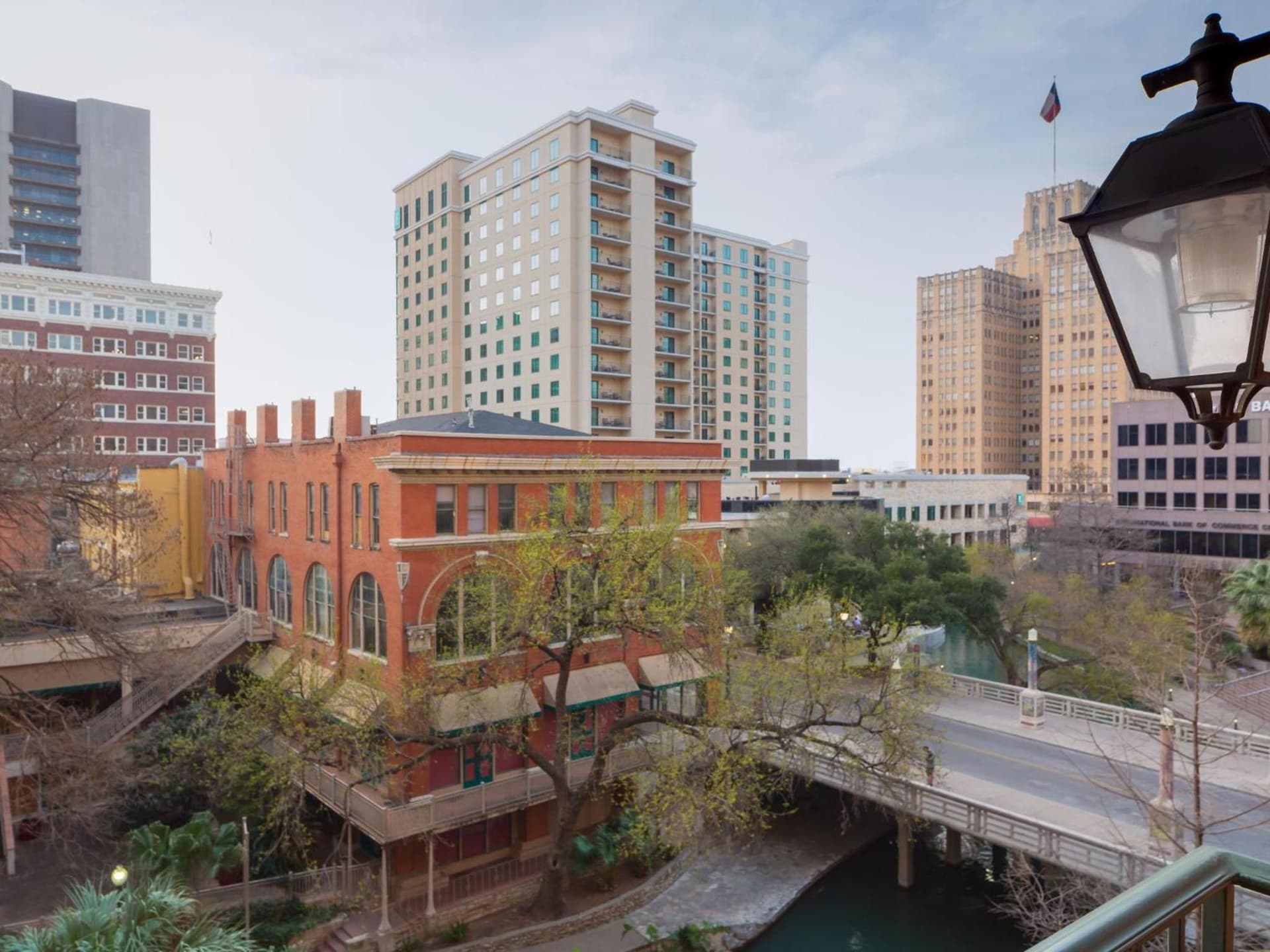 Hotel Valencia Riverwalk gallery photo in San Antonio, TX — image 27