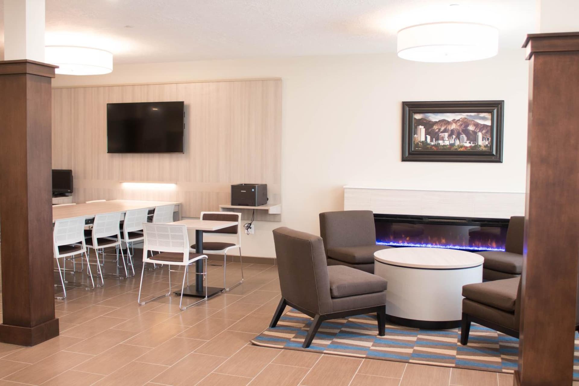 Microtel Inn & Suites by Wyndham Springville interior in Springville, UT — gallery photo 2