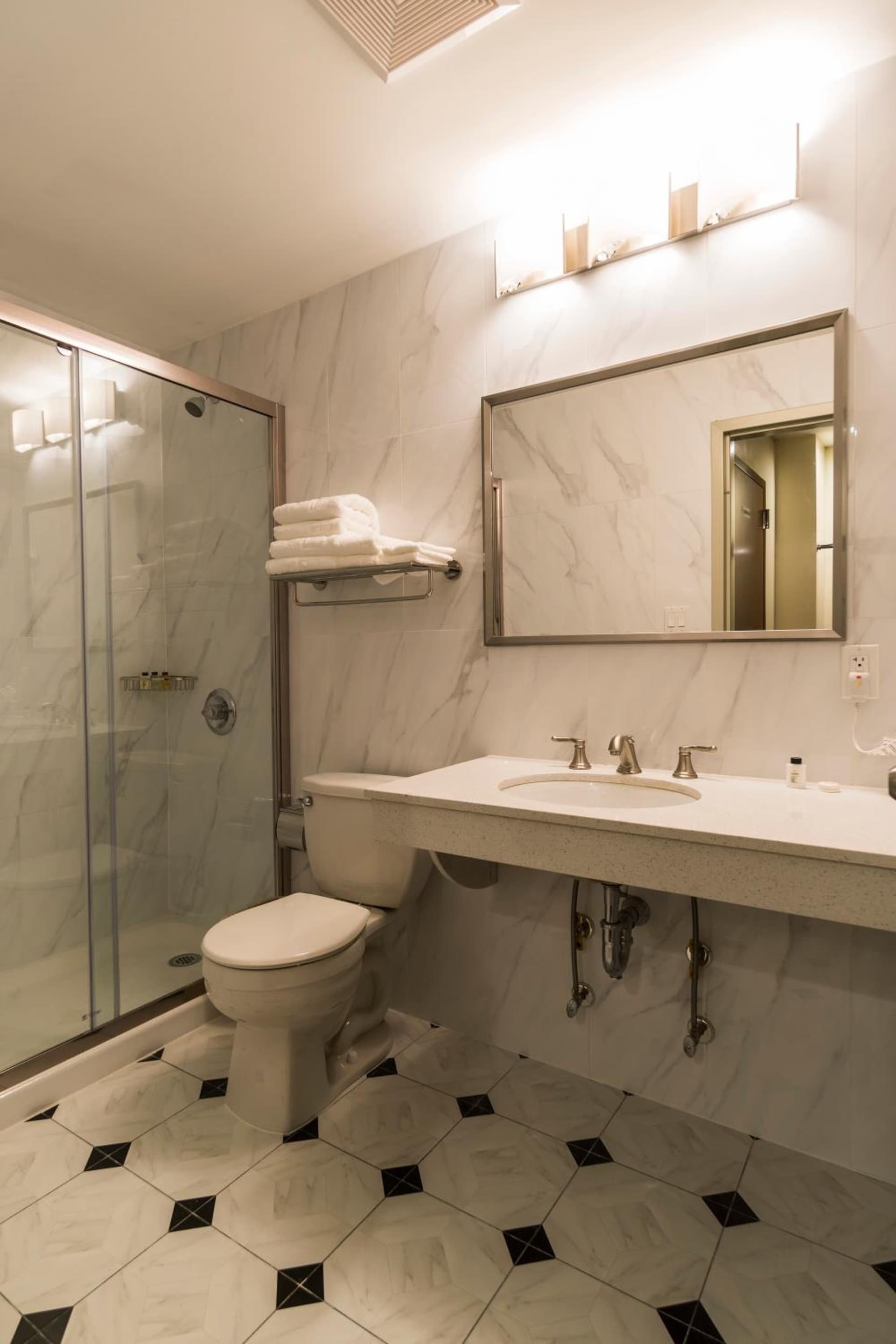 John Hotel gallery photo in Queens, NY — image 10