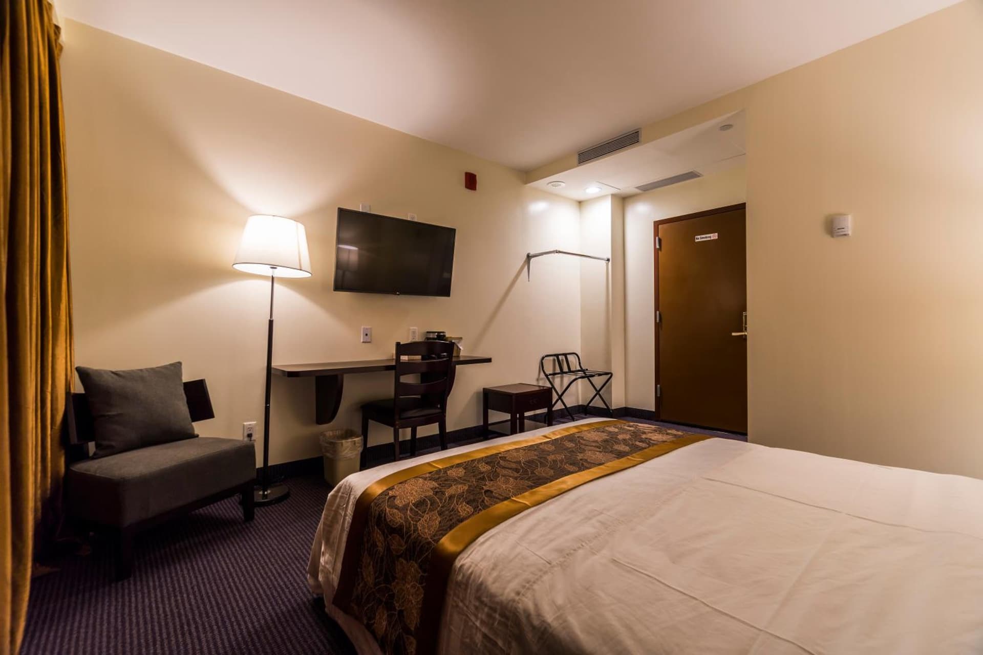 John Hotel gallery photo in Queens, NY — image 7