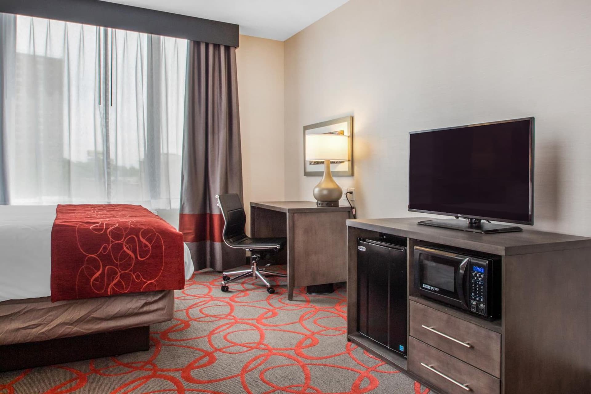 Comfort Inn & Suites near Stadium gallery photo in Bronx, NY — image 47