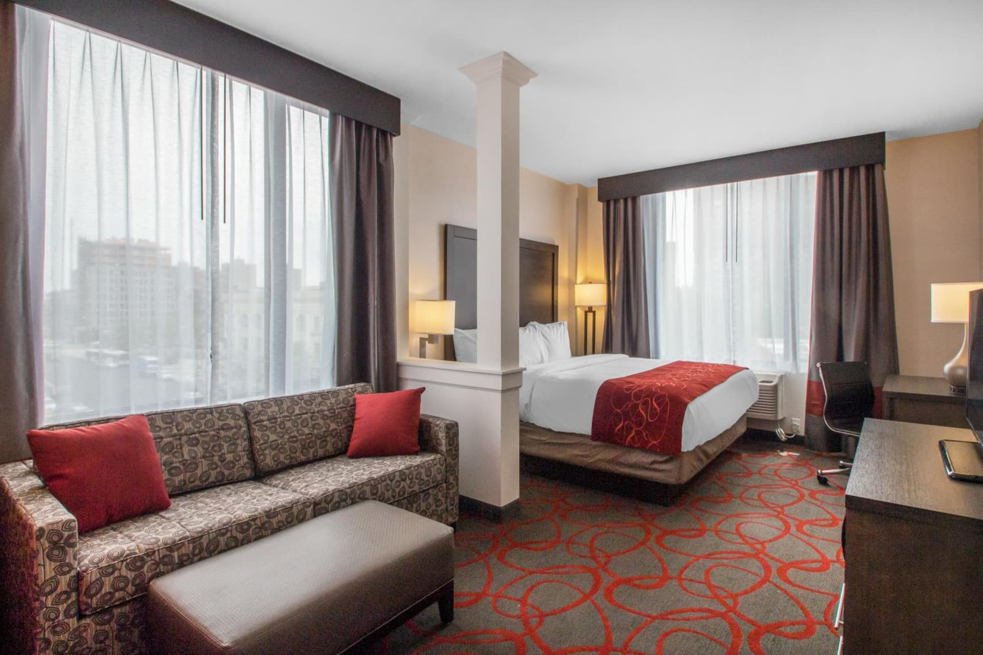 Comfort Inn & Suites near Stadium gallery photo in Bronx, NY — image 50
