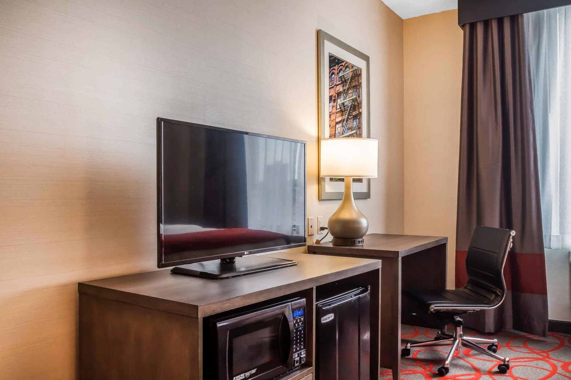 Comfort Inn & Suites near Stadium gallery photo in Bronx, NY — image 56