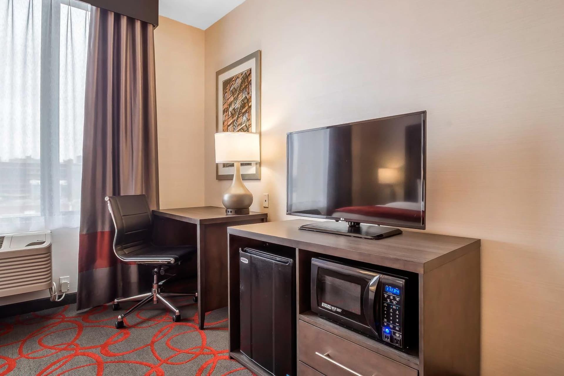 Comfort Inn & Suites near Stadium gallery photo in Bronx, NY — image 8