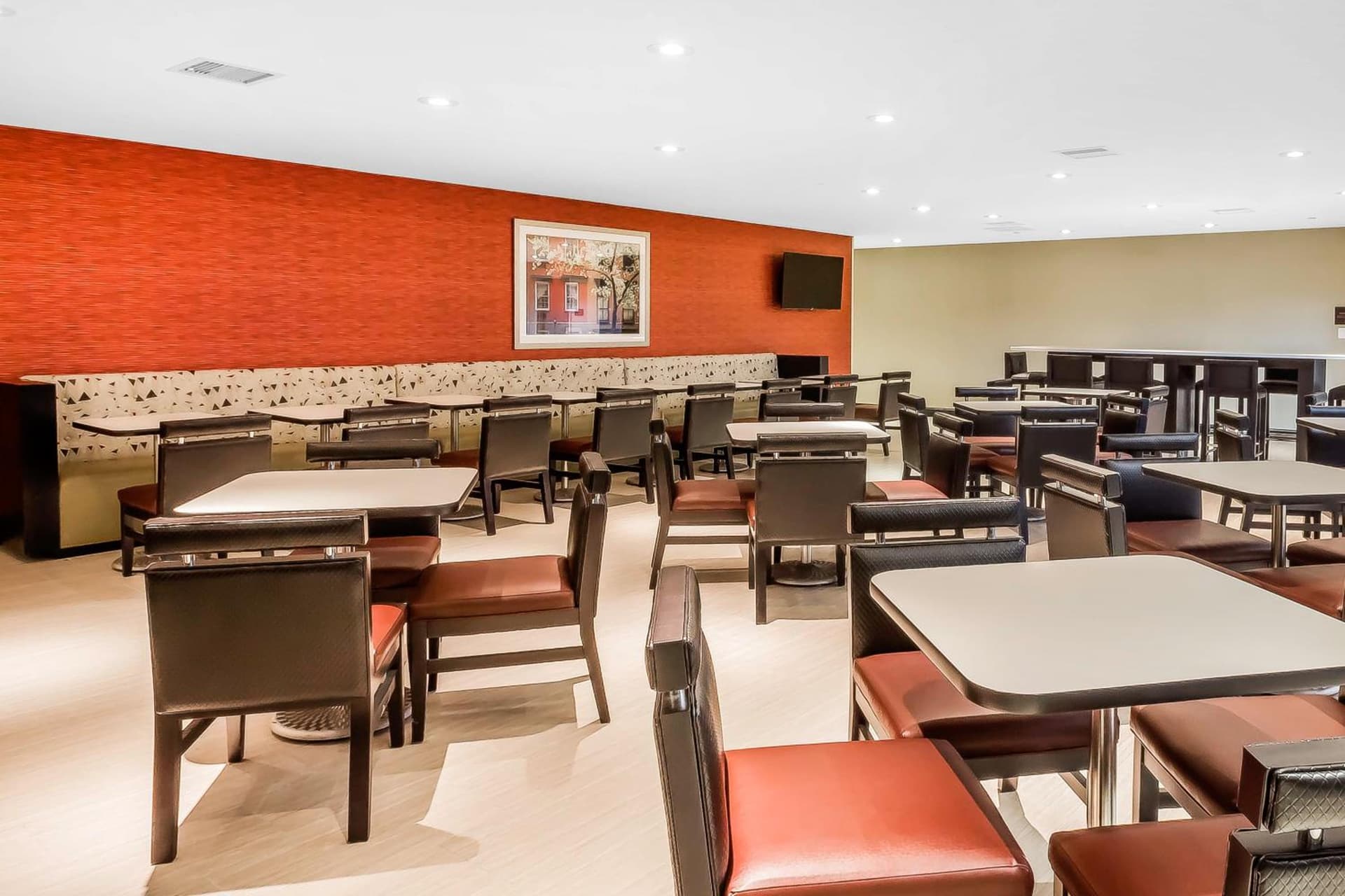 Comfort Inn & Suites near Stadium gallery photo in Bronx, NY — image 19