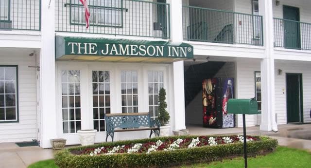 Jameson Inn - Perry featured exterior or lobby in Perry, GA — similar hotel