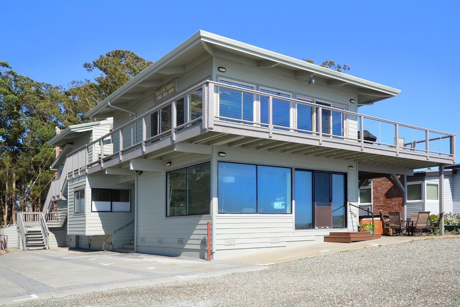 Villa Vista featured exterior or lobby in Santa Cruz, CA — similar hotel