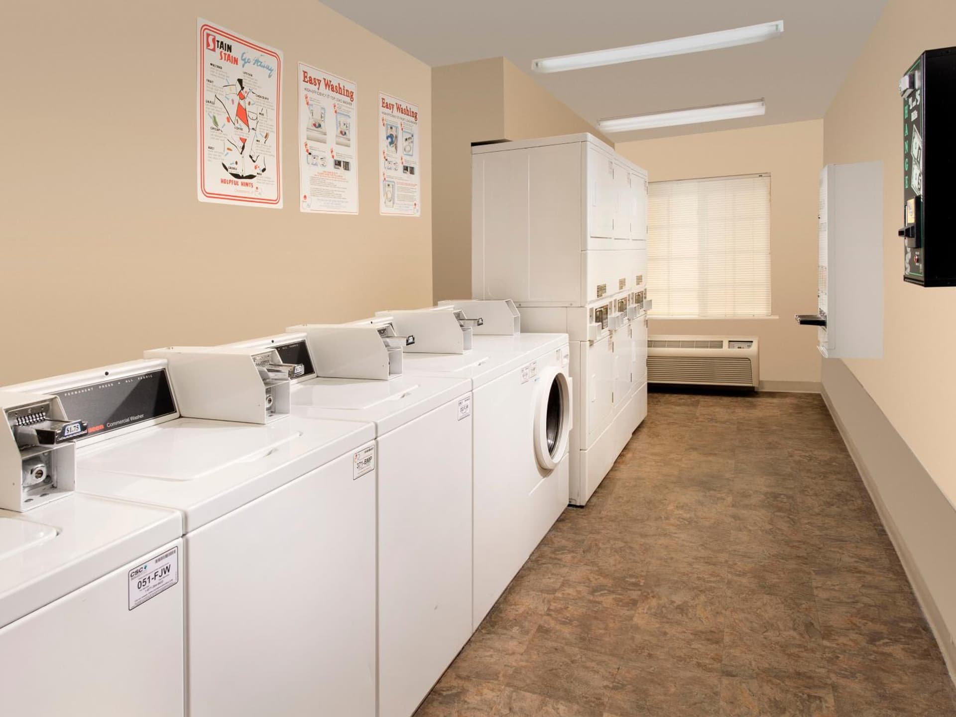 WoodSpring Suites Topeka gallery photo in Topeka, KS — image 11