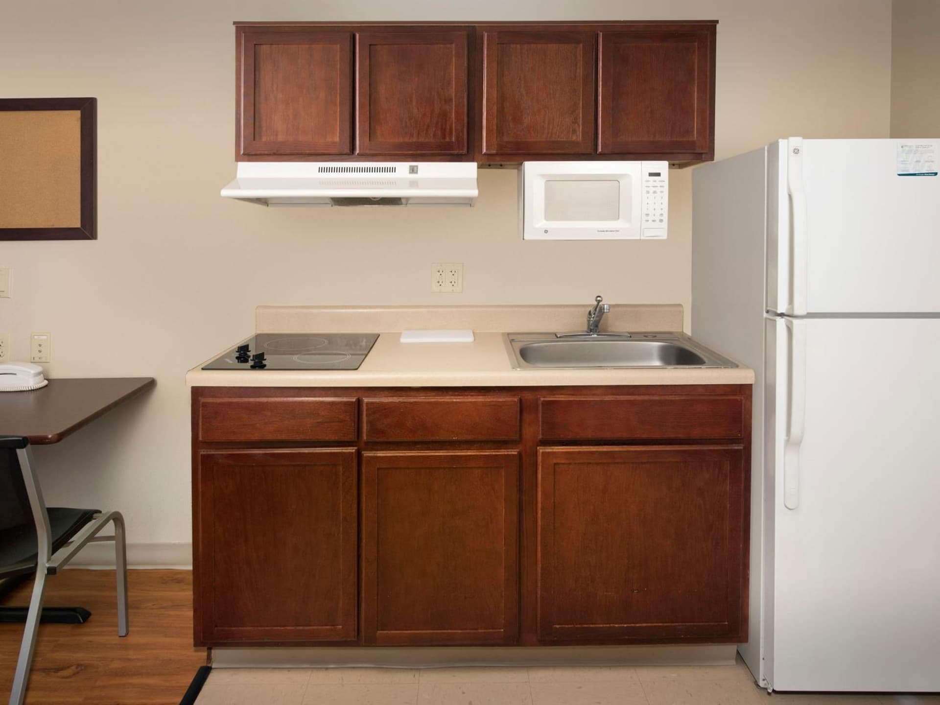 WoodSpring Suites Topeka gallery photo in Topeka, KS — image 10