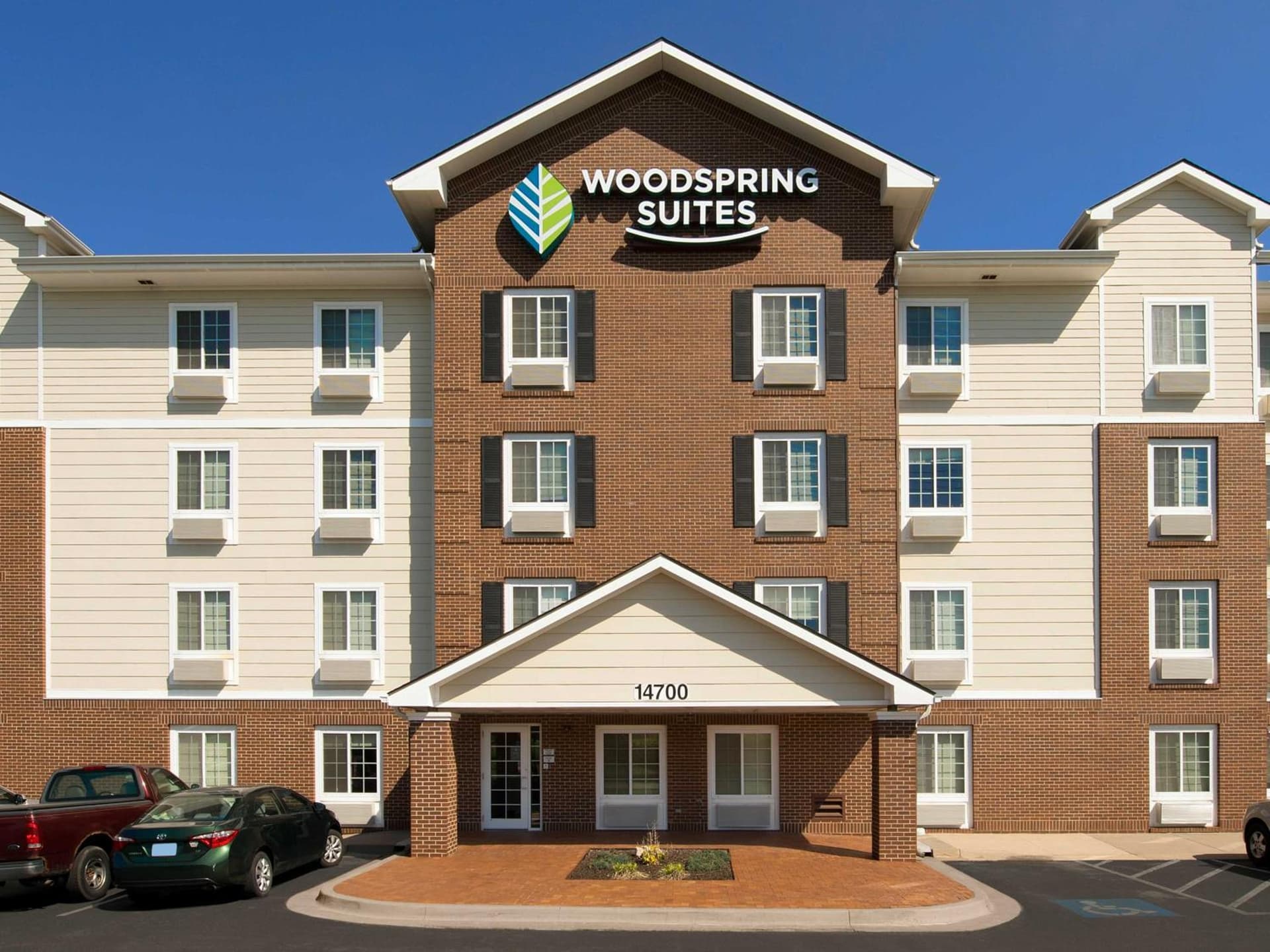 WoodSpring Suites Kansas City Lenexa featured exterior or lobby in Lenexa, KS — similar hotel
