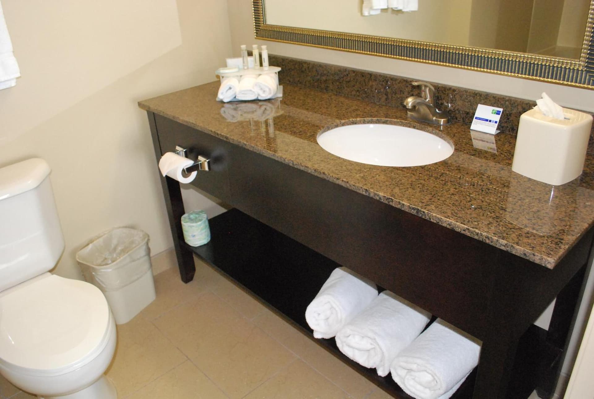 Holiday Inn Express Bloomington West by IHG gallery photo in Bloomington, IL — image 7