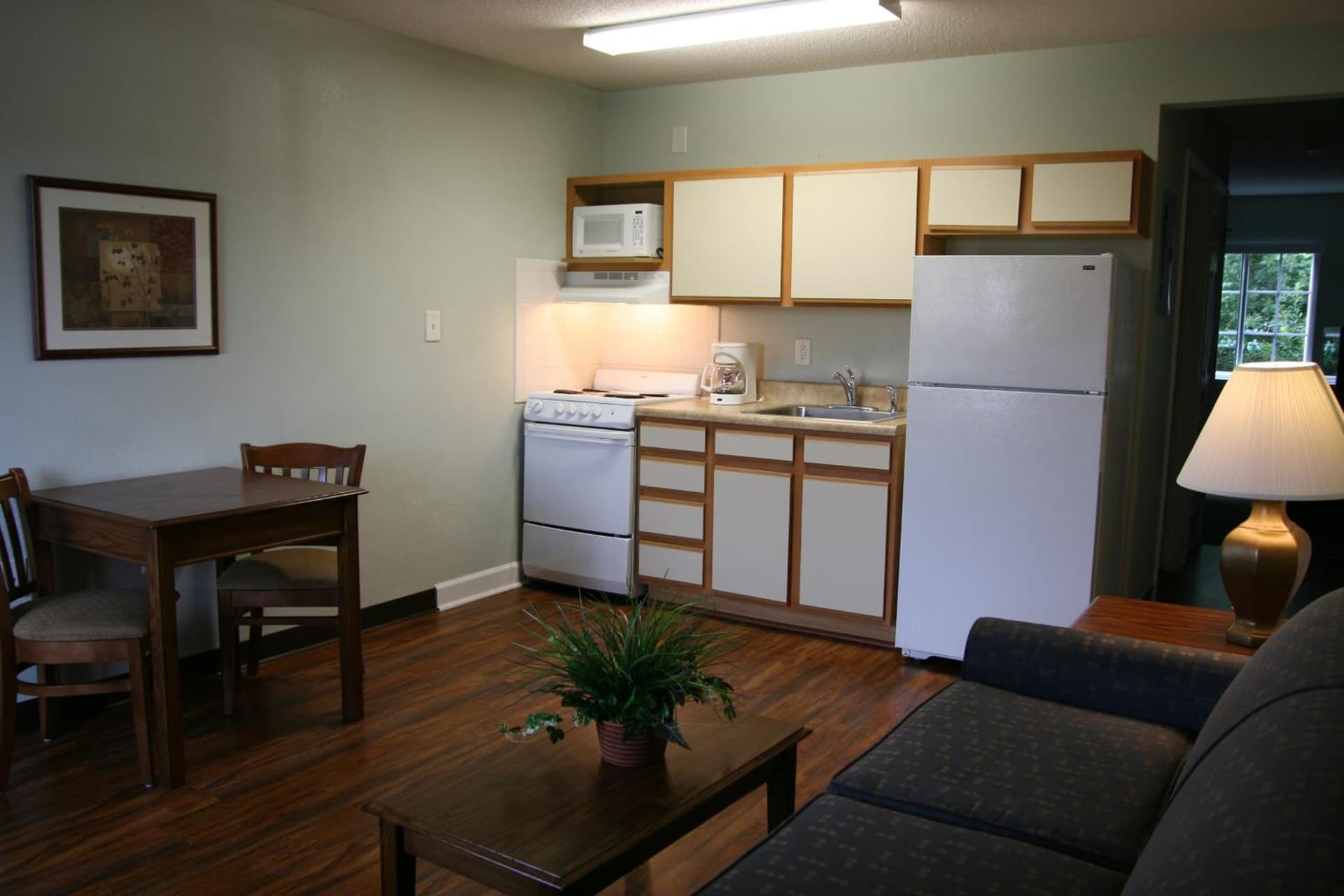 Affordable Suites Jacksonville gallery photo in Jacksonville, NC — image 12