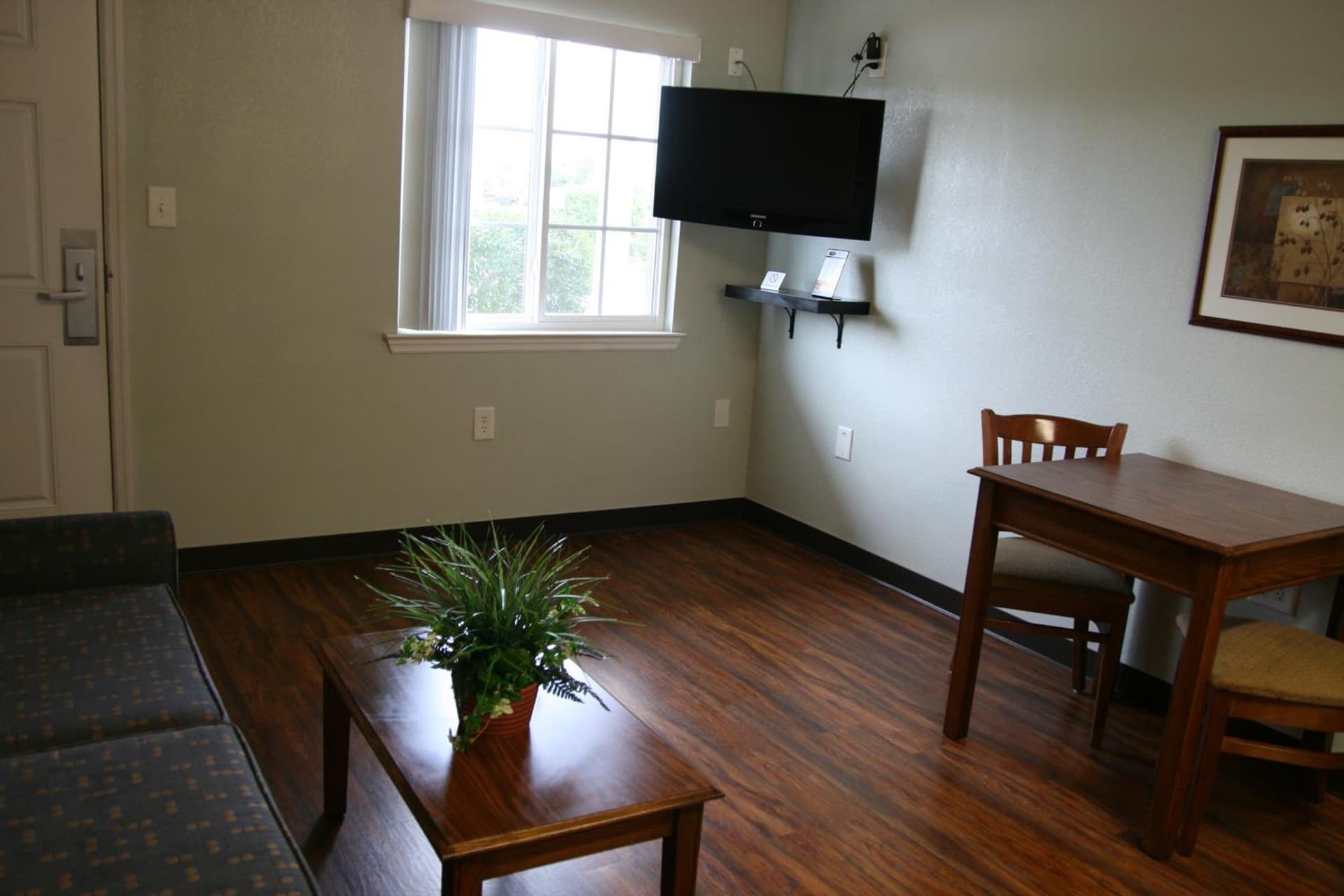 Affordable Suites Jacksonville gallery photo in Jacksonville, NC — image 33