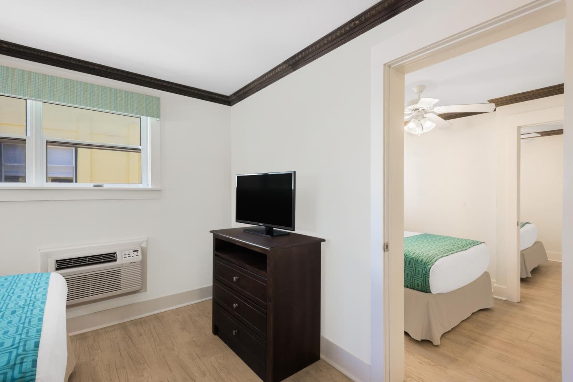 Days Inn by Wyndham Ocean City Oceanfront gallery photo in Ocean City, MD — image 100