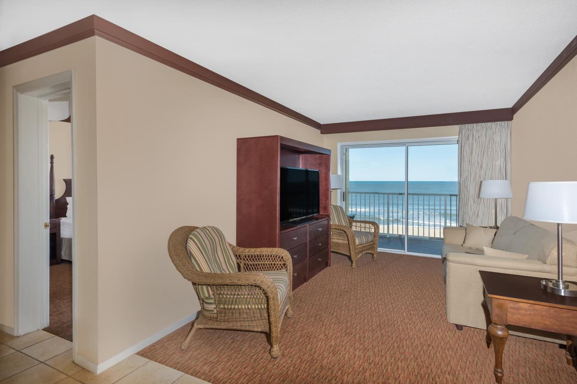 Days Inn by Wyndham Ocean City Oceanfront gallery photo in Ocean City, MD — image 62
