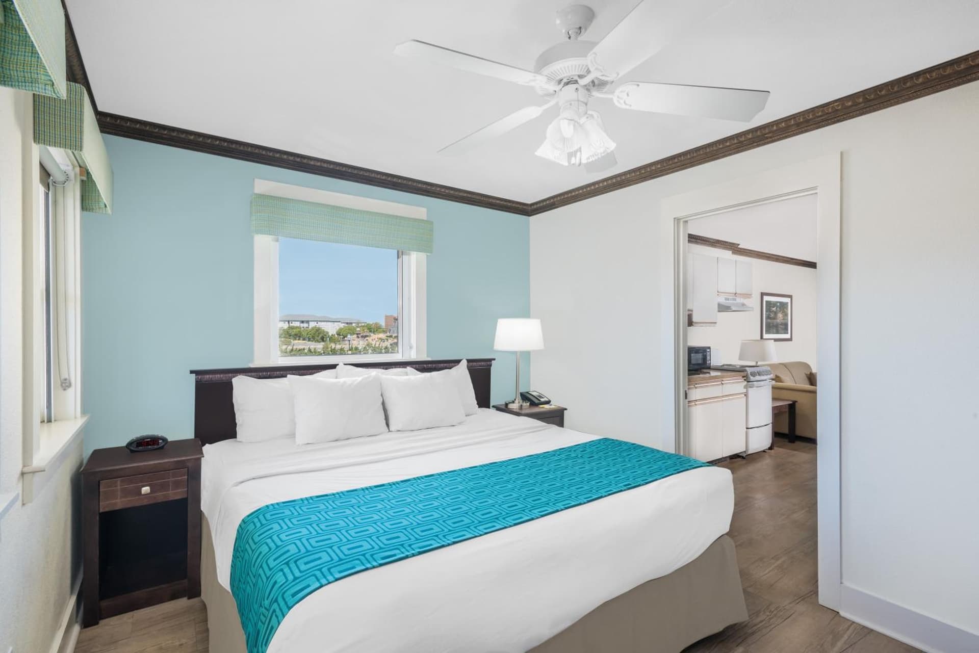 Days Inn by Wyndham Ocean City Oceanfront gallery photo in Ocean City, MD — image 70