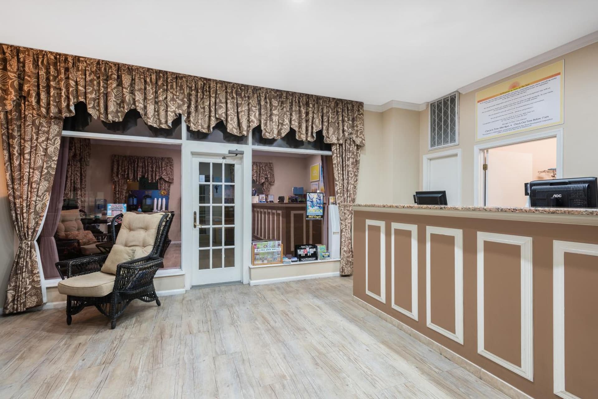 Days Inn by Wyndham Ocean City Oceanfront gallery photo in Ocean City, MD — image 35