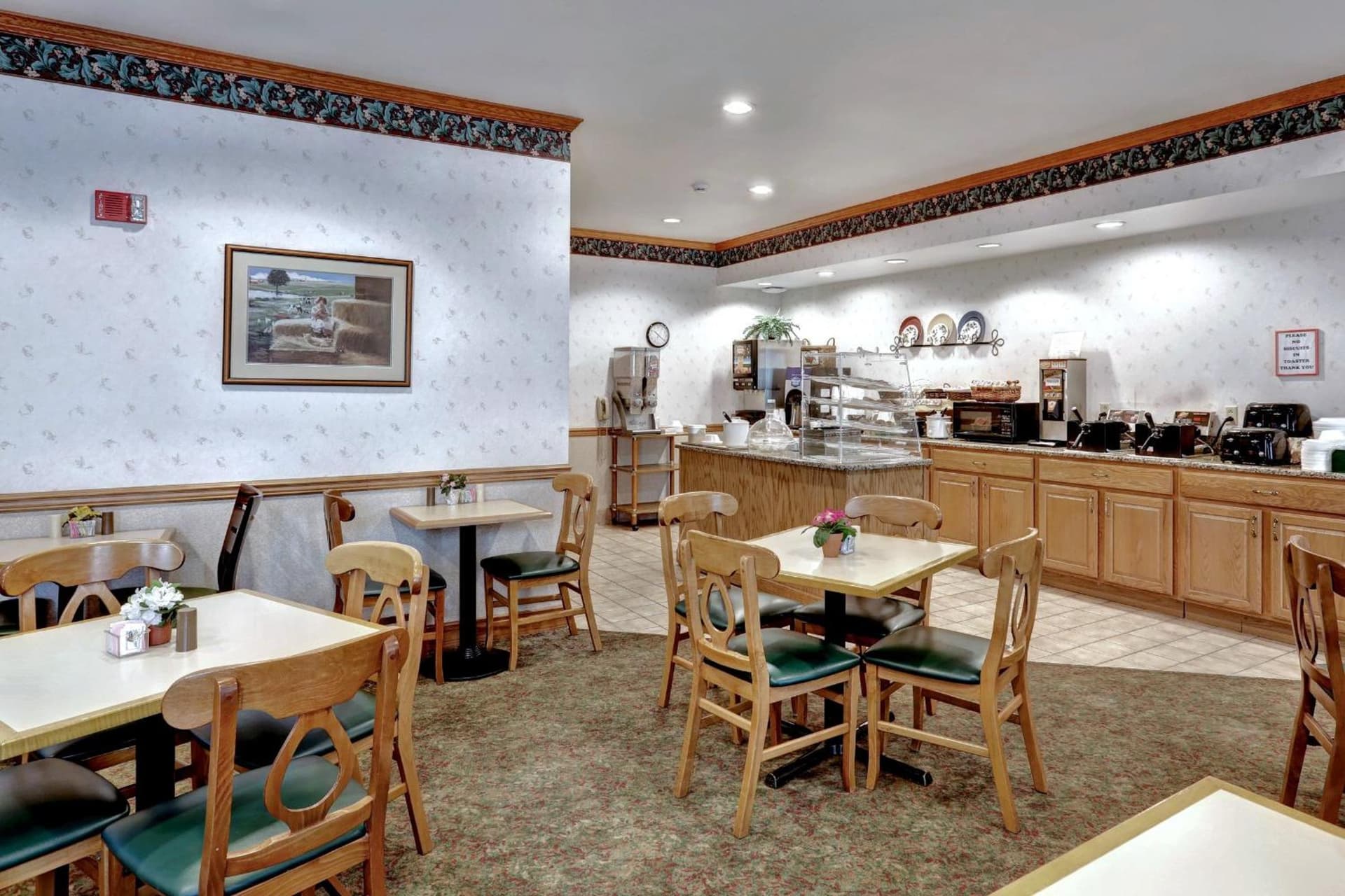 Lancaster Inn & Suites gallery photo in Manheim, PA — image 16