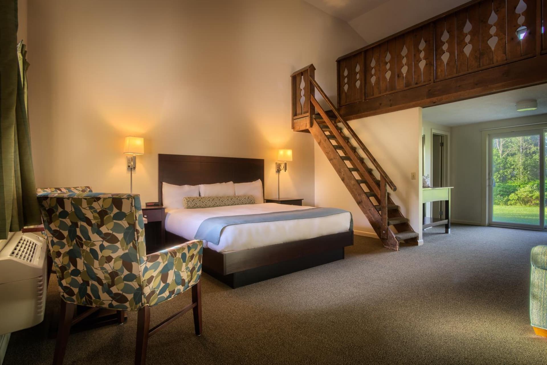 Sun & Ski Inn and Suites property views in Stowe — gallery photo 3