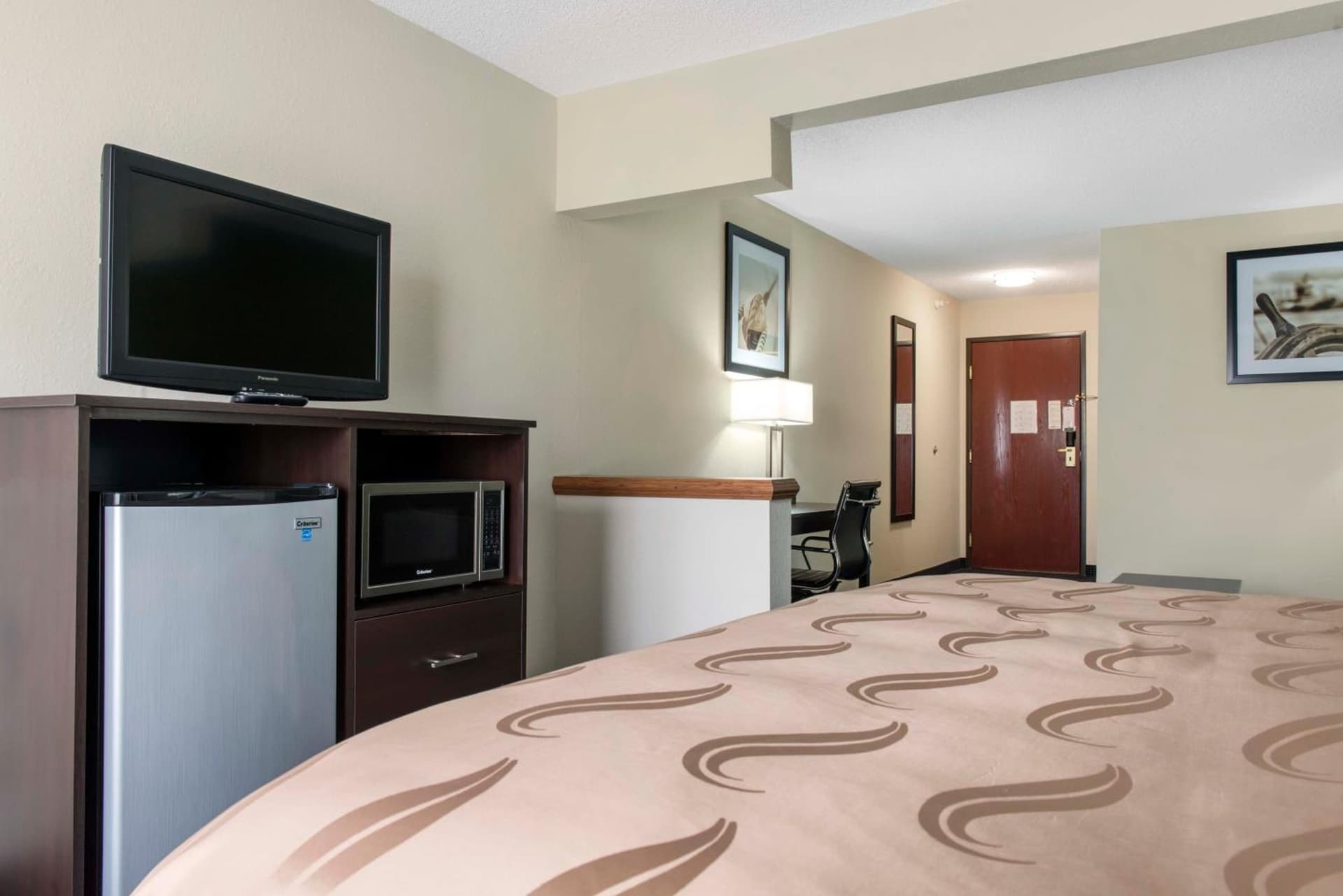 Quality Inn & Suites Anderson I-69 interior in Anderson, IN — gallery photo 2