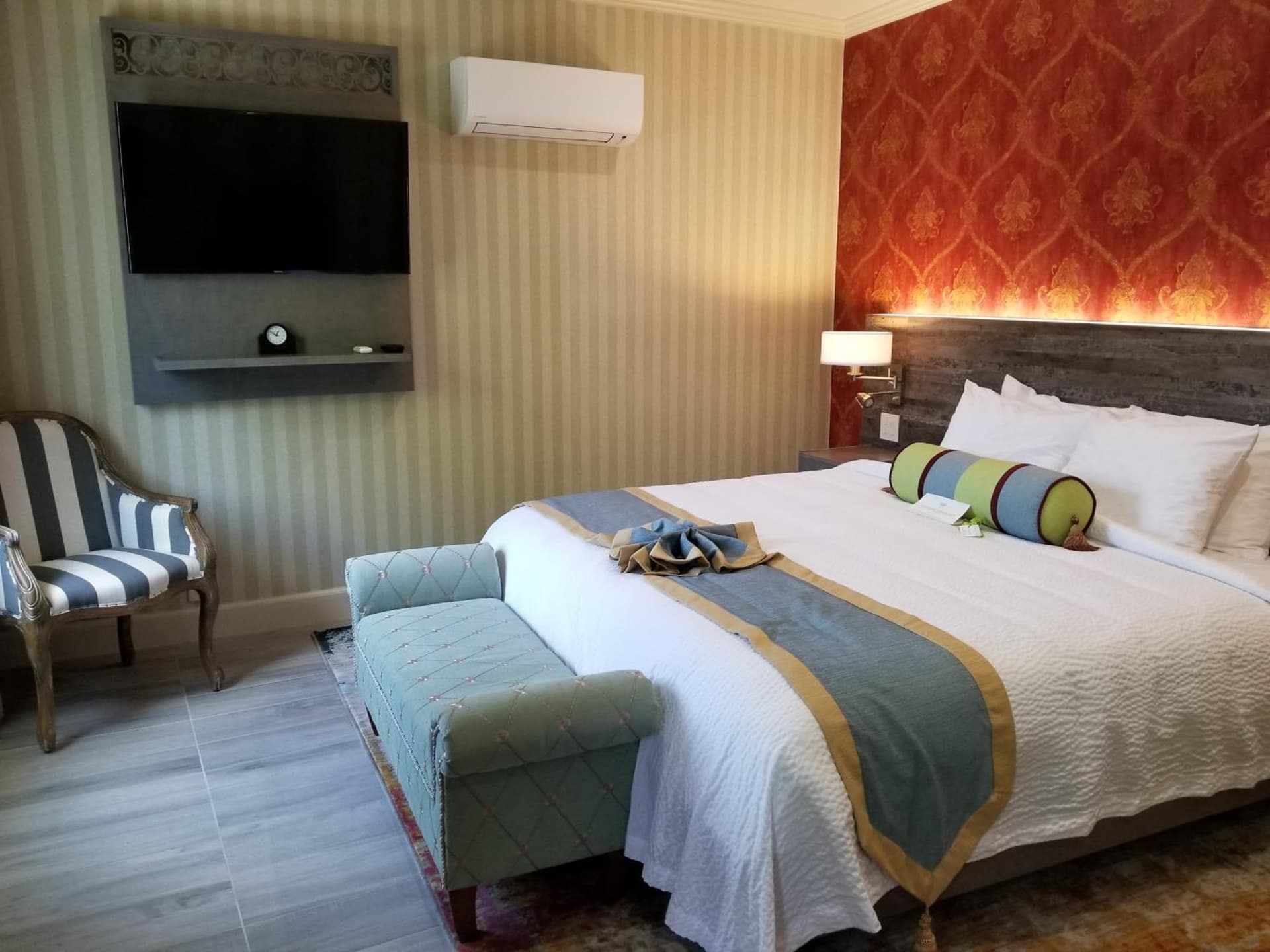 SenS Hotel & Vanne Bistro Berkeley property views in Berkeley, CA — gallery photo 3